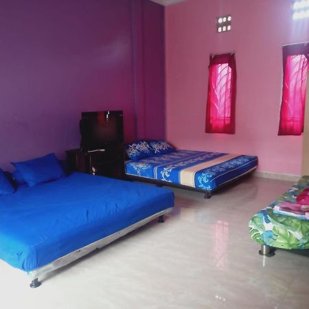 Almira Homestay 잠비 외부 사진