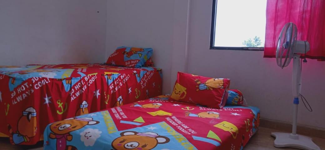 Almira Homestay 잠비 외부 사진