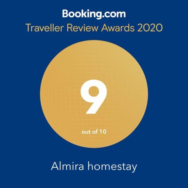Almira Homestay 잠비 외부 사진