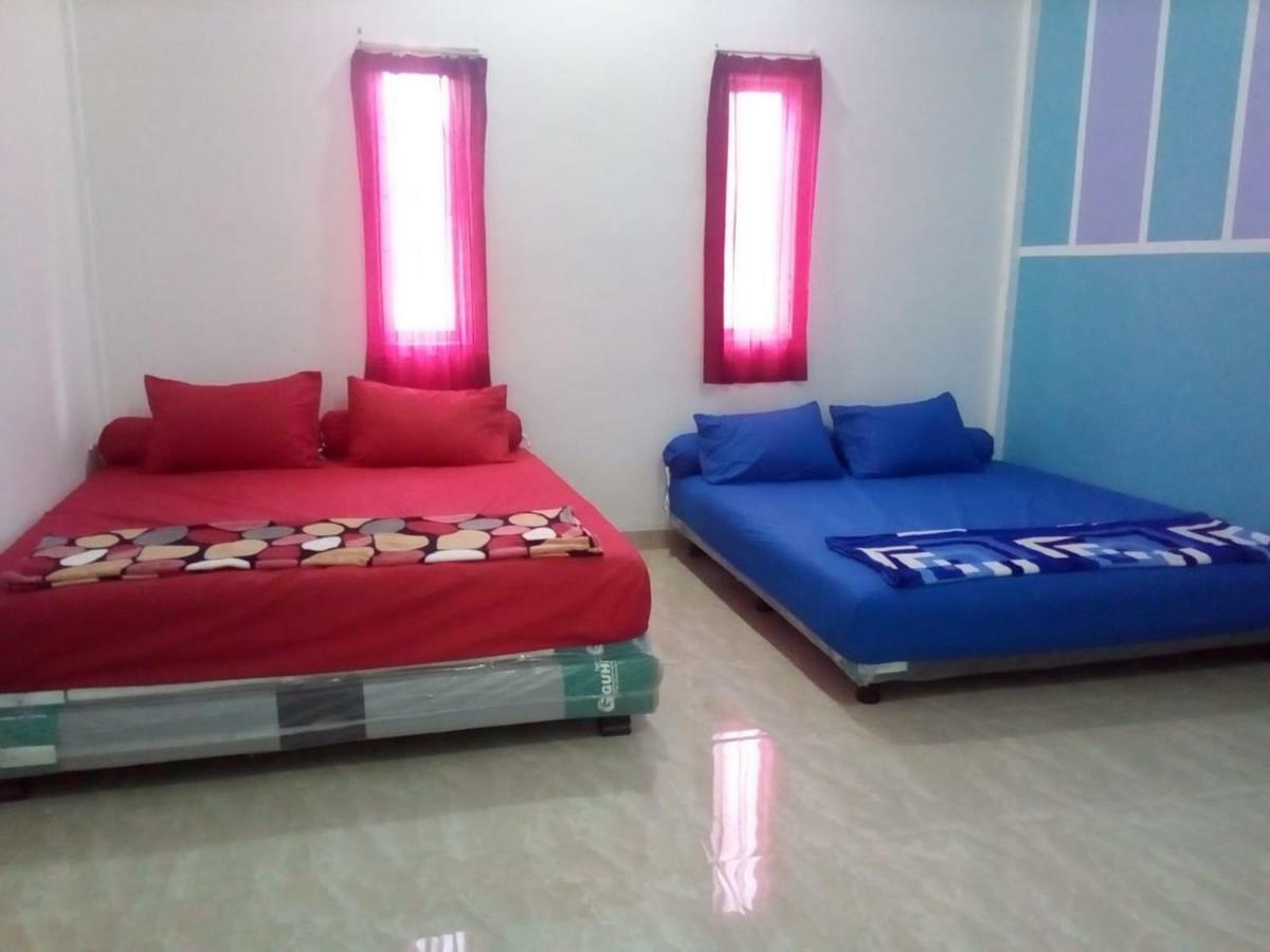 Almira Homestay 잠비 외부 사진
