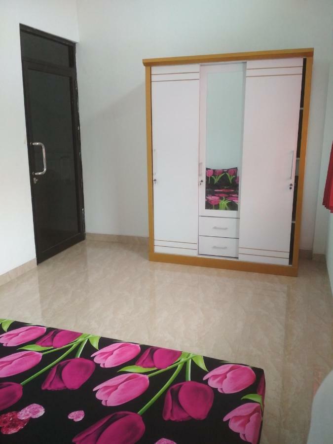 Almira Homestay 잠비 외부 사진